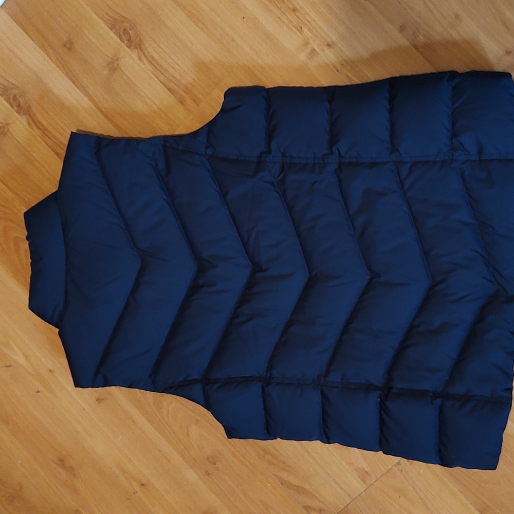 VEST - Picture 4 of 4